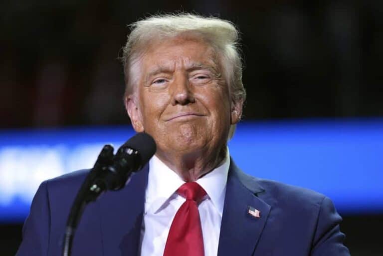 Donald Trump 240 ezer ukrán menekült kitoloncolását készíti elő