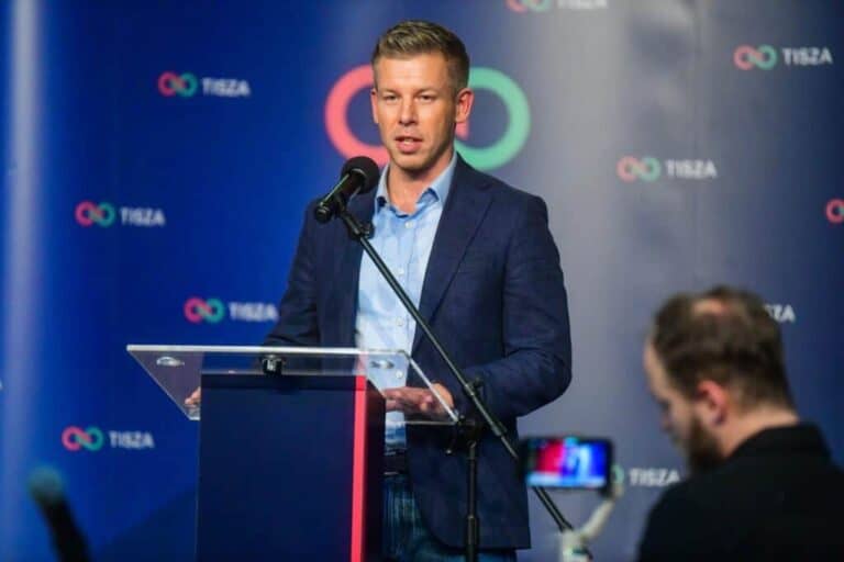 Magyar Péter: Javaslom a külföldi üzletembereknek, hogy ne mocskolják be a kezüket lopott vagyonelemekkel