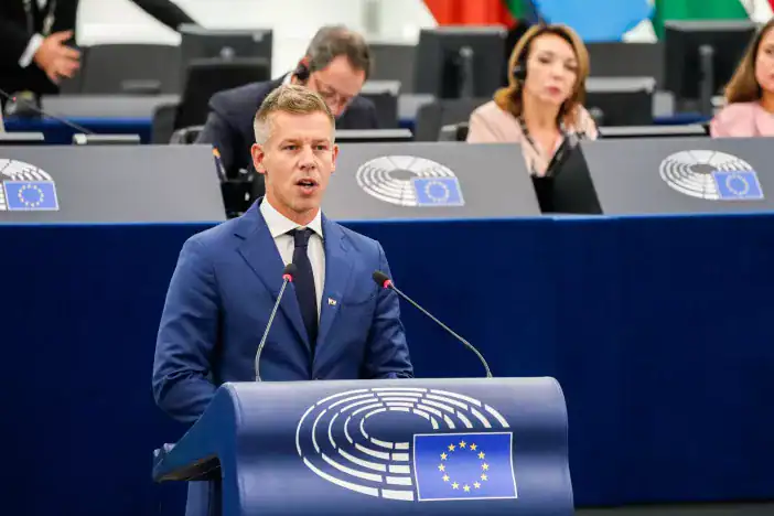 Magyar Péter: Olyan vezetés kell, ami se Putyin, se Zelenszkij fenyegetéseinek nem teszi ki az országot